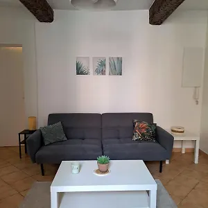 t2-proche-du-port-zone-pitonne.fr-provencehotel.com/